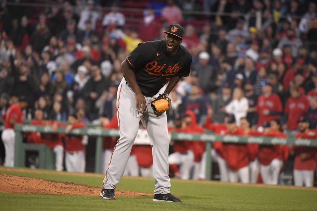 In Surprise, Lester Leads Red Sox Over Yankees - The New York Times